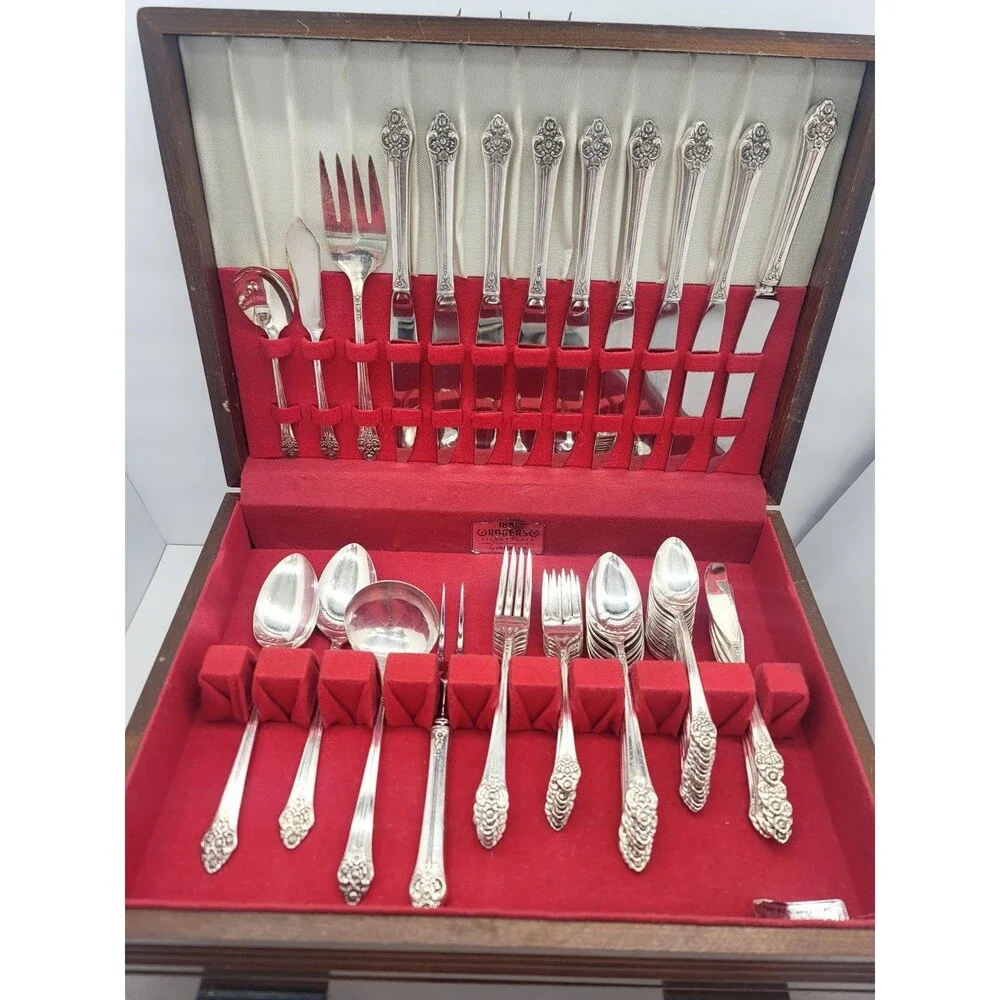 Vintage 1881 Rogers 40s Oneida Plantation Silverware Set of 62 Pieces